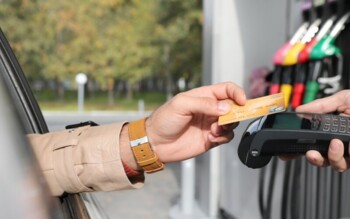 Startseite > Kreditkarte > Ratgeber > Kreditkarten mit Tankrabatt